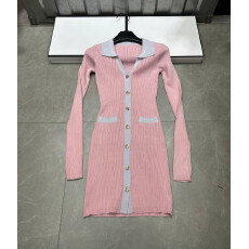 批发2025年春秋冬季新品修身显瘦型翻领长袖单排扣口袋针织<b class='q'>连衣裙</b>