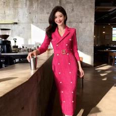 批发2025新款 舒适女装迷宫<b class='q'>提花</b>图案B字双排扣翻领收腰针织长袖<b class='q'>连衣裙</b>