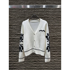 批发新款小香风字母刺绣V领开衫女白色针织衫外套显瘦毛衣