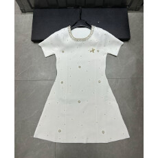 批发时尚高级感年新款女装法式设计名媛小香风钉珠<b class='q'>连衣裙</b>