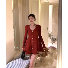 批发轻奢小香风单排扣针织衫女2025秋冬季新款收腰显瘦花苞下摆<b class='q'>连衣裙</b>