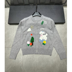 批发童趣风刺绣小羊图案灰色针织<b class='q'>开衫</b>女韩版款可爱<b class='q'>毛衣</b>外套