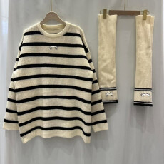 批发条纹圆领宽松<b class='q'>休闲</b>风针织衫宽松时髦百搭长袖打底衫冬季新款配腿套