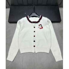 批发2025冬季新款温柔减龄小马图案修身显瘦款圆领针织开衫上衣