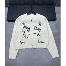 批发韩系减龄小马提花圆领开衫<b class='q'>毛衣</b>女秋冬季小个子款外穿针织衫上衣