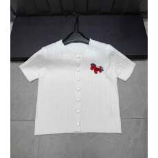 批发韩系新年氛围感红色圆领开衫<b class='q'>毛衣</b>女秋冬设计感卡通小马图案针织衫