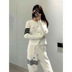 批发学院风动物图案针织女秋冬款撞色条纹毛衣<b class='q'>休闲</b><b class='q'>运动</b>上衣