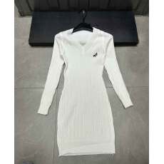 批发【马年刺绣】韩系设计V领长袖针织<b class='q'>包臀</b>短裙女内搭修身显瘦<b class='q'>连衣裙</b>