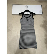 批发2026年春夏新款针织黑字母条纹无袖套头背心<b class='q'>连衣裙</b>