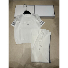 批发小蜜蜂圆领短袖套头2026年春<b class='q'>夏</b>新款薄款针织衫长裤女两件套装