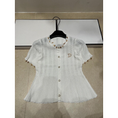 批发2026年春夏新款针织字母胸针圆领短袖单排扣开衫宽松百搭女上衣