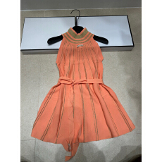 批发2026年春夏新款针织胸针无袖挂脖<b class='q'>连衣裙</b>宽松百搭女裙子