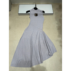 批发2026年夏季新款针织M金线字母无袖套头连衣裙修身显瘦百搭女长裙