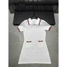 批发2025早春新款<b class='q'>镂空</b>翻领针织短袖<b class='q'>连衣裙</b>