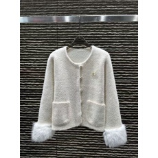 批发2025冬季<b class='q'>新款</b>立体装饰水貂毛圆领单排扣开衫减龄百搭上衣<b class='q'>外套</b>