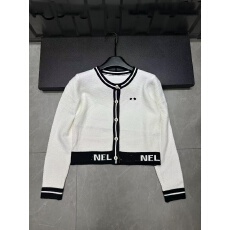 批发2025冬季新款下摆字母提花装色边圆领单排扣针织开<b class='q'>衫</b>百搭短款外套