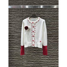 批发早春新款立体花朵胸针拼色气质<b class='q'>针织</b>过年红<b class='q'>开衫</b>减龄百搭上衣