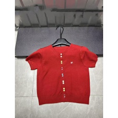 批发早春新款字母刺绣爱心<b class='q'>圆领</b>彩色扣<b class='q'>针织</b><b class='q'>开衫</b>短袖休闲百搭上衣