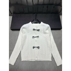 批发2025冬季新款蝴蝶结装饰<b class='q'>圆领</b><b class='q'>开衫</b>减龄休闲百搭上衣