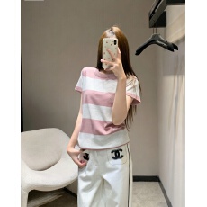 批发2026夏季新款暗纹提花<b class='q'>针织</b>短袖时尚休闲百搭上衣配胸针