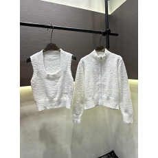 批发冬季新款刺绣蜜蜂背心+<b class='q'>开衫</b>两件套