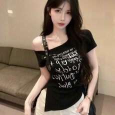 批发已出货 <b class='q'>t</b><b class='q'>恤</b>女夏季美式辣妹一字肩上衣