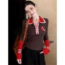 批发已出货 咖色小马刺绣翻领纽扣长袖毛衣针织衫女秋<b class='q'>冬</b>上衣