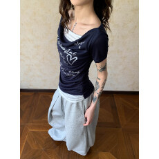 批发美式辣妹字母<b class='q'>印花</b>假两件荡领短袖<b class='q'>T</b><b class='q'>恤</b>女夏修身独特漂亮