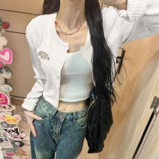批发初秋季女装新款2026长袖短款<b class='q'>外套</b>美式复古外搭针织开衫甜辣小上