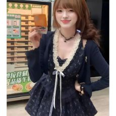 批发收腰显瘦设计感纯欲风蕾丝拼接碎花挂脖<b class='q'>连衣裙</b>+开衫三件套女<b class='q'>春秋</b>