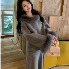 批发小个子冬狐狸毛<b class='q'>双面</b><b class='q'>羊绒</b><b class='q'>大衣</b>年轻短款羊毛呢子