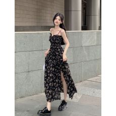 批发2026<b class='q'>夏季</b>黑色碎花吊带连衣裙法式温柔显瘦带内里长裙