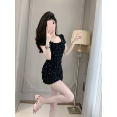 批发法式碎花连衣裙女夏季新款复古收腰修身包臀短裙修身显瘦气质裙子