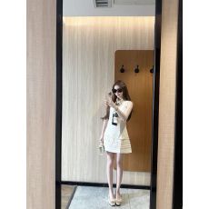 批发2026夏季新款收腰显瘦无袖短裙女装小众下摆木耳边设计背心<b class='q'>连衣裙</b>