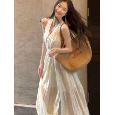 批发海边度假蓝色挂脖吊带连衣裙子女夏季新款无袖收腰大裙摆沙滩长裙