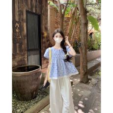 批发独特漂亮<b class='q'>碎花</b>正肩短袖衬衫女夏季2026新款法式娃娃衫蕾丝花边<b class='q'>上衣</b>