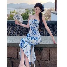 批发2026夏季法式 带胸垫青花瓷印花蓝色碎花包臀<b class='q'>连衣裙</b>