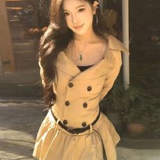 批发法式气质长袖<b class='q'>风衣</b>连衣裙子女早秋季2025新款巨好看小个子花苞短裙