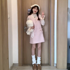批发甜美风套装波点蝴蝶结针织上衣小个子粉色毛呢背带连衣裙两件套冬