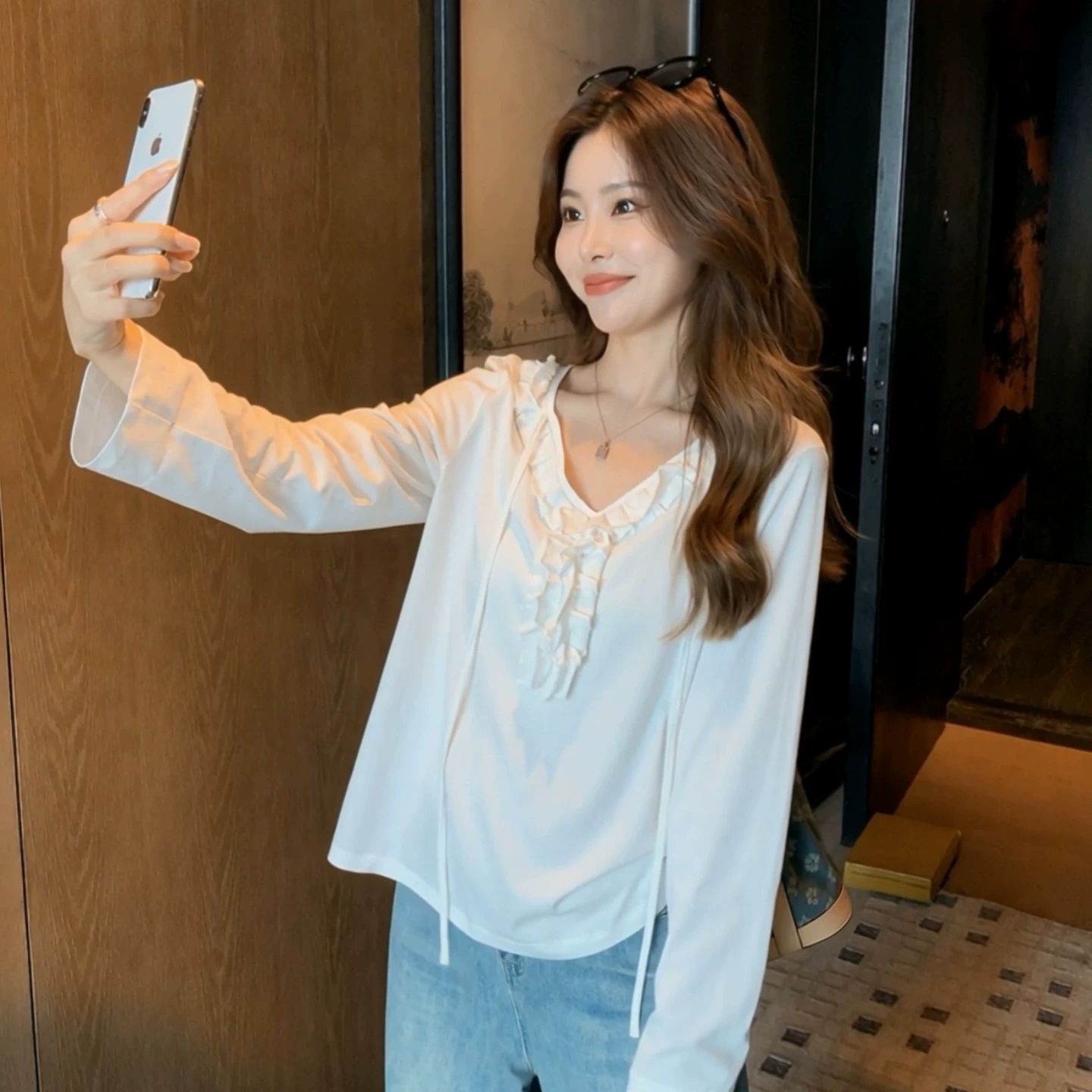 RY8369# 2026韩系早秋穿搭白色木耳边拼接上衣女秋季新款长袖T恤设计感