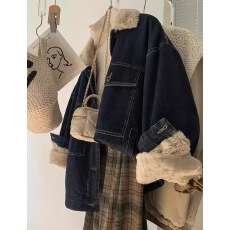 批发2025<b class='q'>冬</b>季仿兔绒加厚牛仔外套女棉服女<b class='q'>冬</b>季港风复古设计感宽松上衣