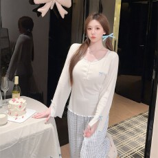 批发<b class='q'>睡衣</b>女春秋<b class='q'>莫代尔</b>棉刺绣蝴蝶结格子印花舒适长袖长裤胸垫家居服