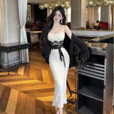 批发辣妹风蕾丝撞色拼接吊带<b class='q'>连衣裙</b>2026新款纯欲御姐收腰显瘦包臀裙子