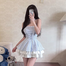 批发法式挂脖蝴蝶结吊带<b class='q'>连衣裙</b>女2026春夏新款修身显瘦格纹高腰蓬蓬裙