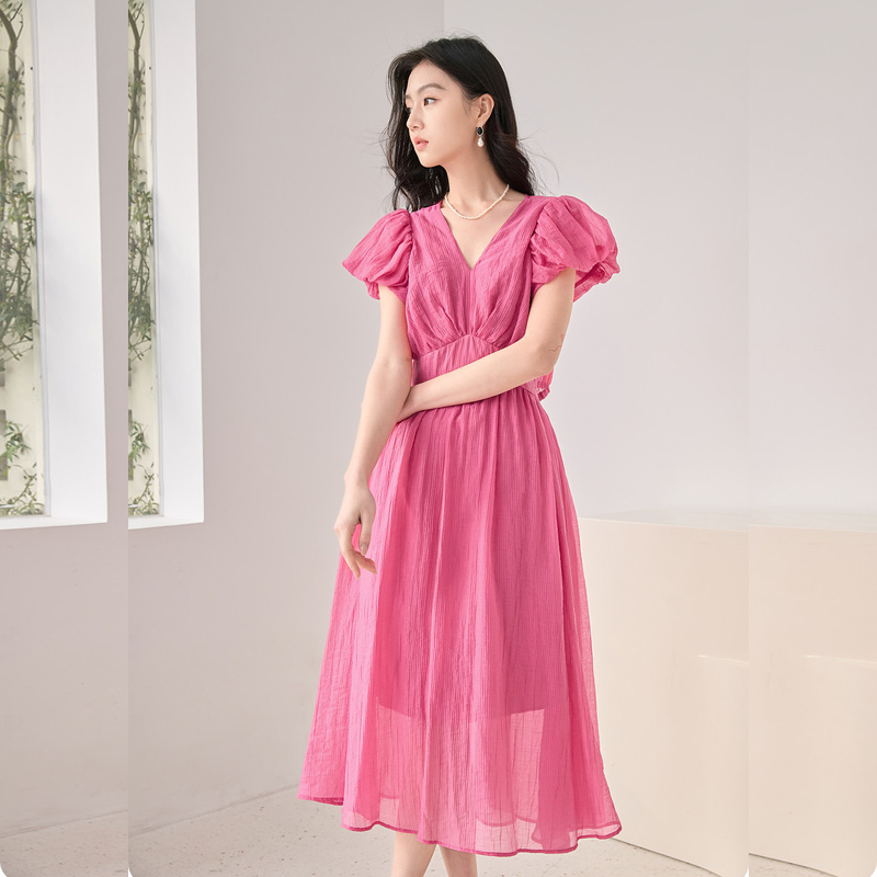 RY4652# 香影法式v领树莓粉连衣裙女2026夏季新款欧若风泡泡袖a字...