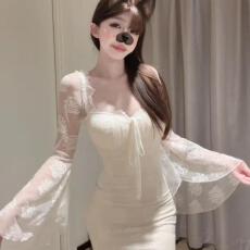 批发法式轻奢蕾丝绑带方领喇叭袖<b class='q'>连衣裙</b>女2026秋季新款小香风露背裙子
