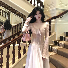 批发法式温柔风蕾丝方领系带连衣<b class='q'>裙</b>秋冬氛围感仙女气质<b class='q'>网纱</b>拼接长<b class='q'>裙</b>子