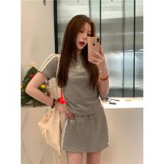 批发休闲运动套装<b class='q'>短袖</b>T恤夏季包臀半身裙辣妹两件套 初秋上新 简约风
