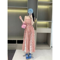 批发已出货法式纹蕾丝拼接开叉抹胸<b class='q'>连衣裙</b>新款度假风收腰显瘦长裙