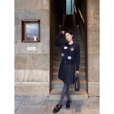 批发韩系<b class='q'>花朵</b>开衫外套女秋冬新款设计感小众毛衣宽松短款针织衫